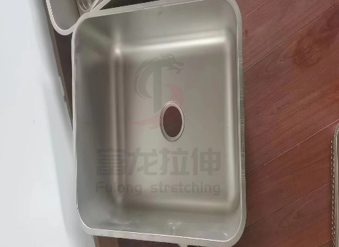 整体拉伸水槽
